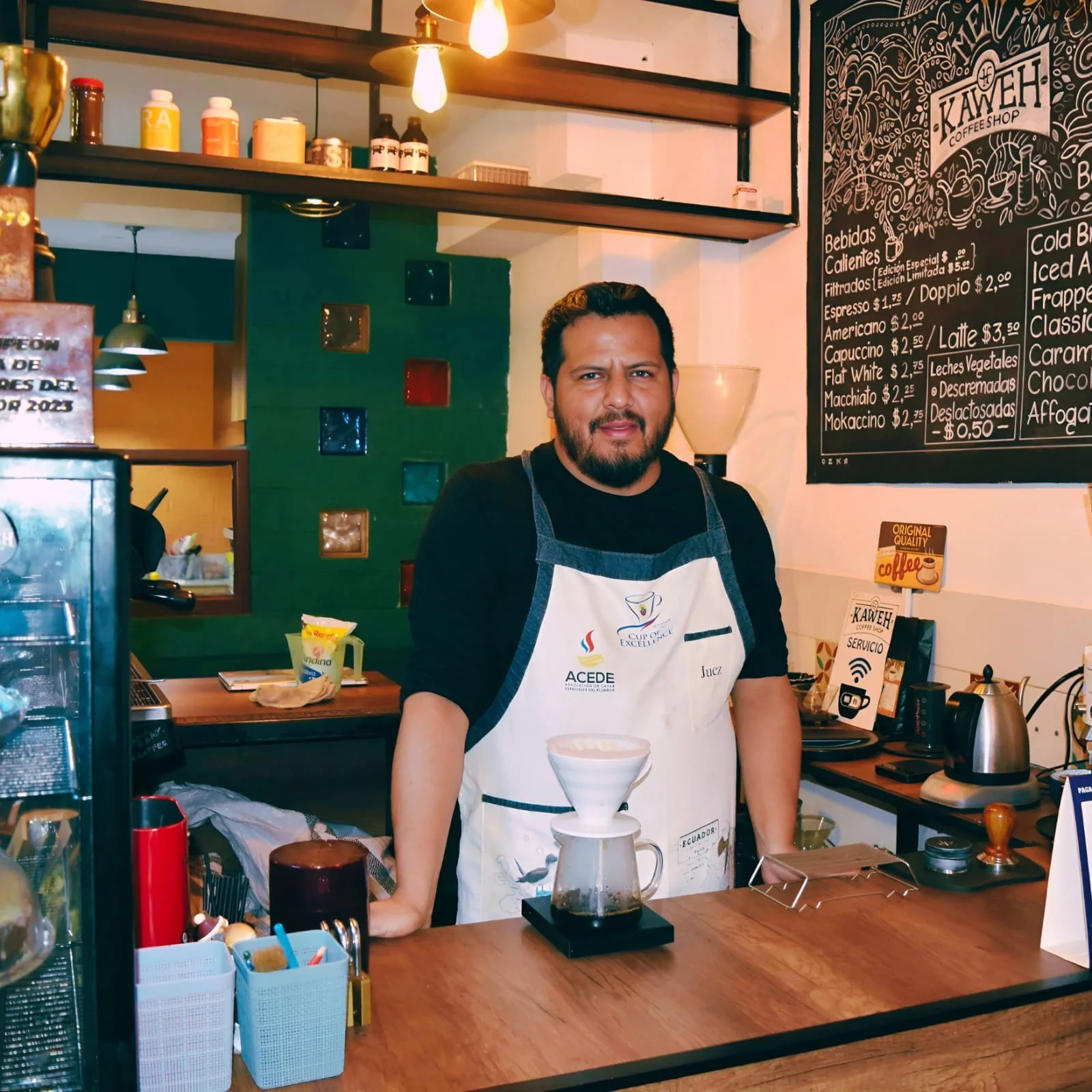 Kaweh Coffee Shop: De Nuestra Finca a tu Taza en Loja